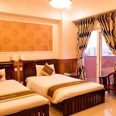 Bien Vang Hotel Da Nang Exterior photo