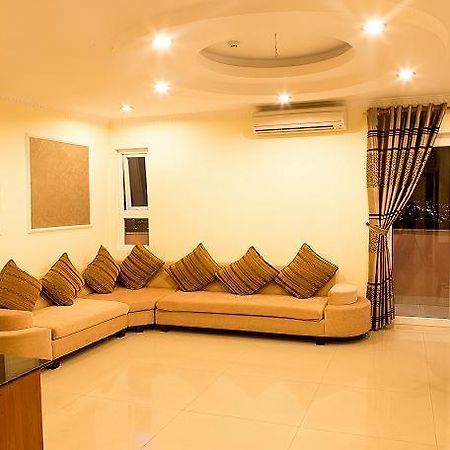 Bien Vang Hotel Da Nang Exterior photo