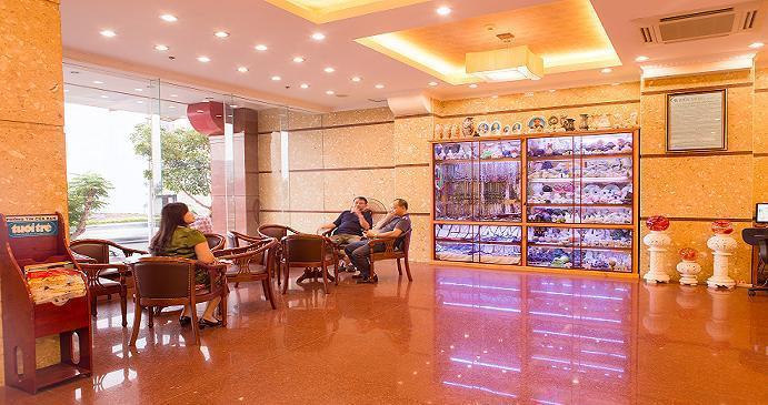 Bien Vang Hotel Da Nang Exterior photo